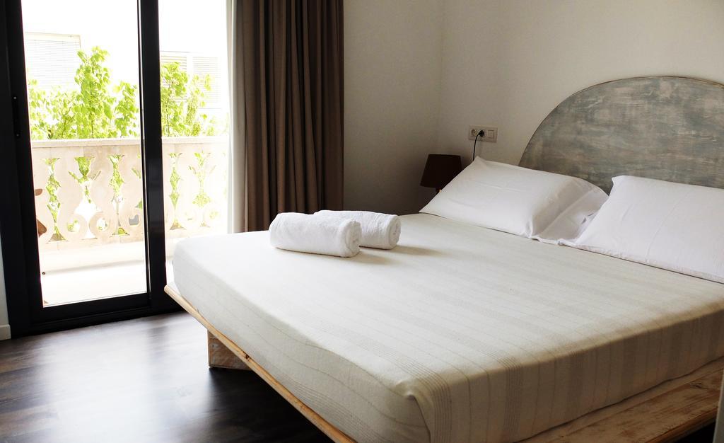 Hostal Bon Sol San Ferrán de ses Roques Esterno foto